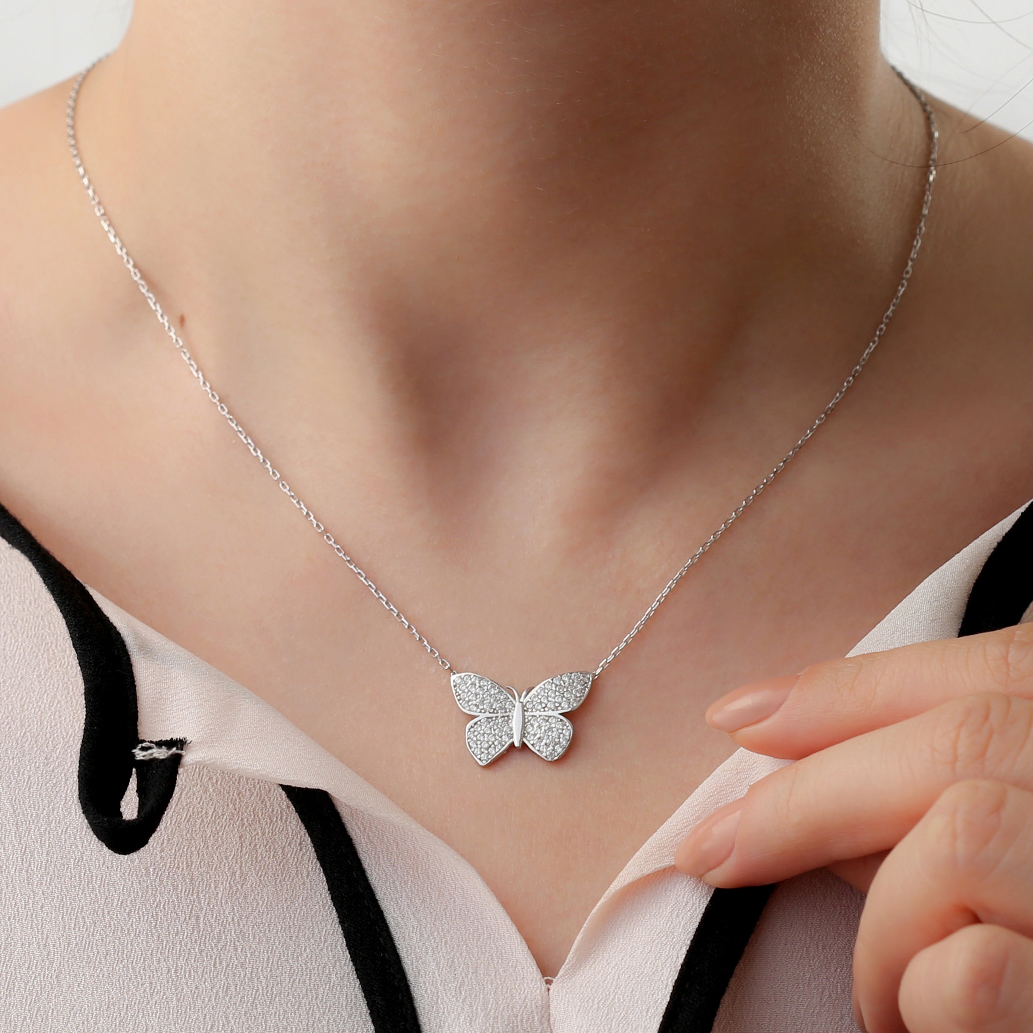 Line Art Butterfly Necklace - Silver Women's Necklaces